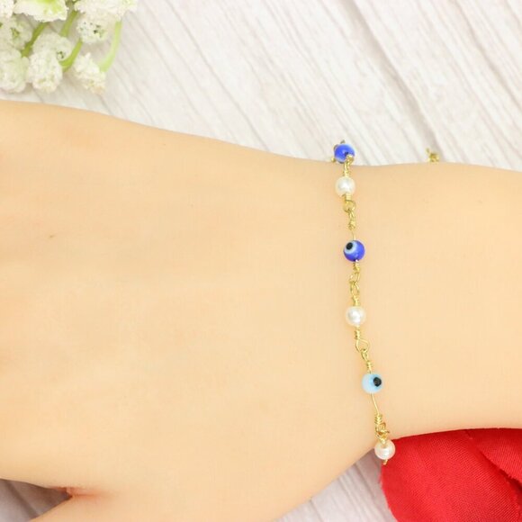 "Trendy Handmade Bracelet – A Thoughtful Gift for Girls & Women | UNVRC1380 - Picture 2 of 10